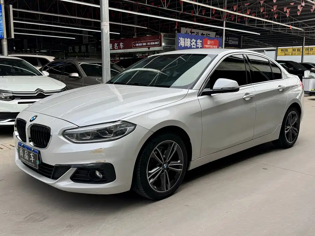 BMW 1 Series 2019 — фото 1