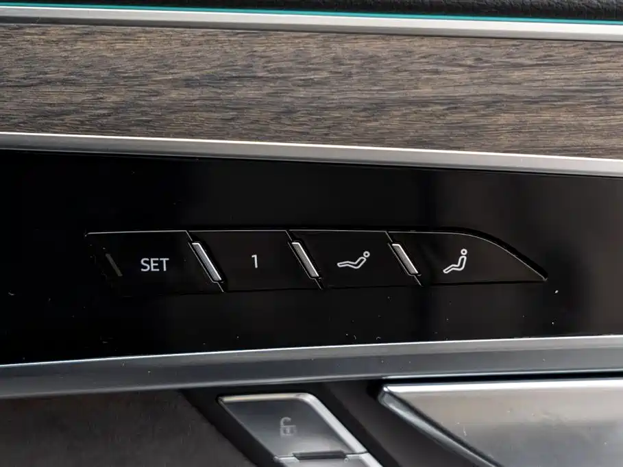 Audi A8 2020 — фото 20