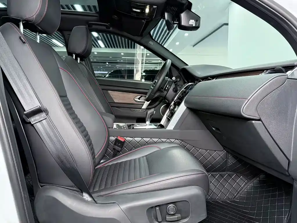 Land Rover Discovery Sport 2023 — фото 10