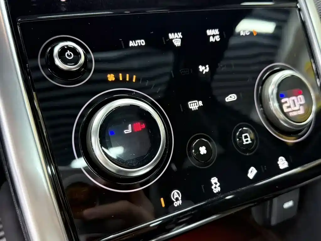 Land Rover Discovery Sport 2023 — фото 18