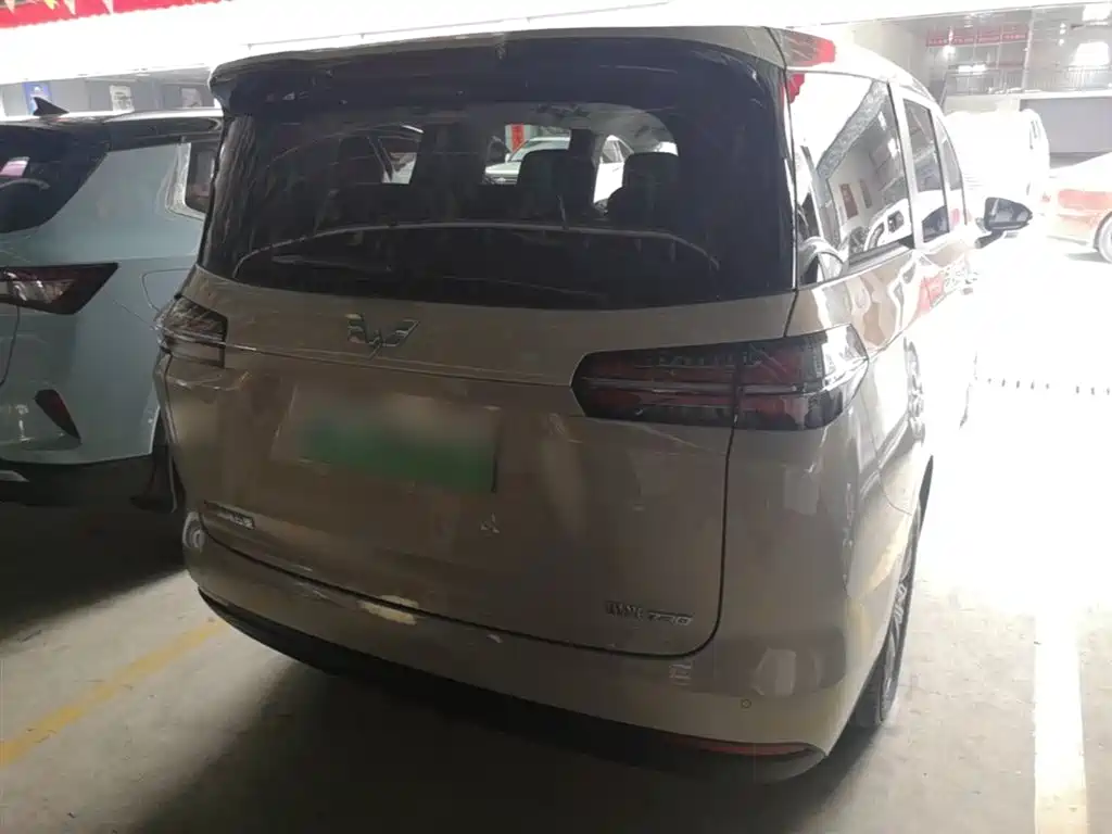 Wuling Starlight 730 EV 2025 — фото 7