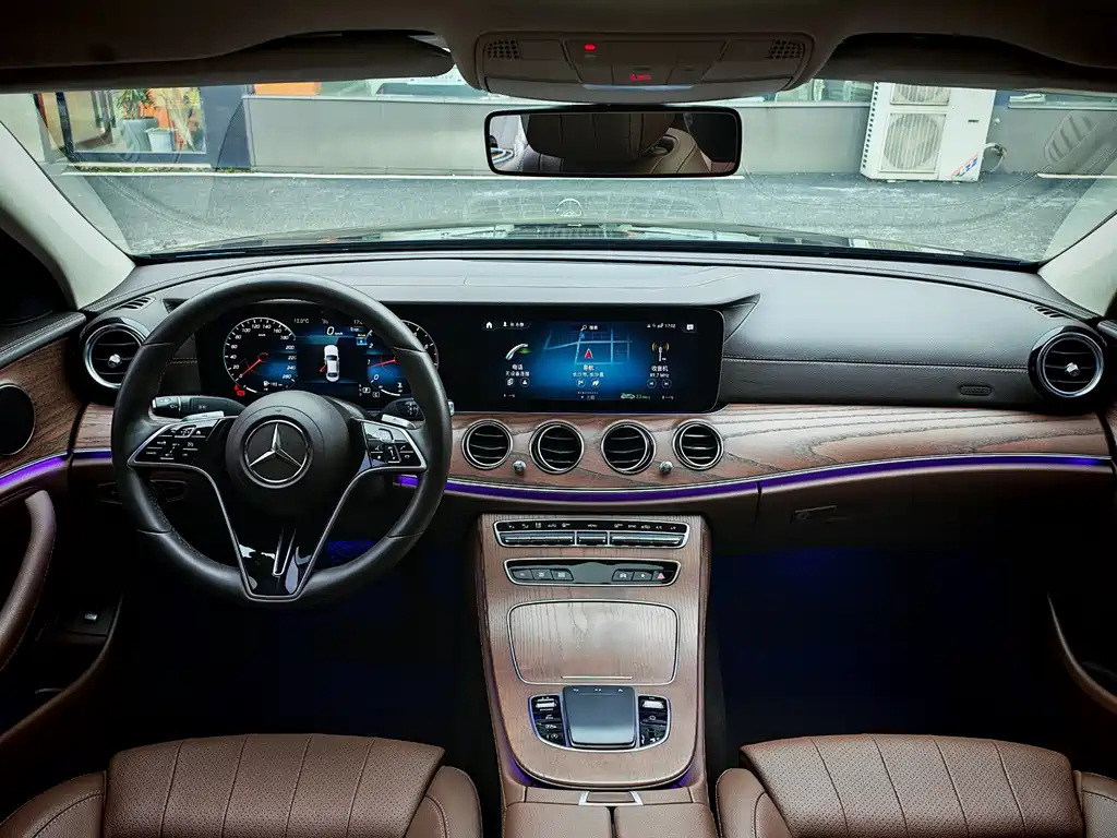 Mercedes-Benz E-Class 2023 — фото 10