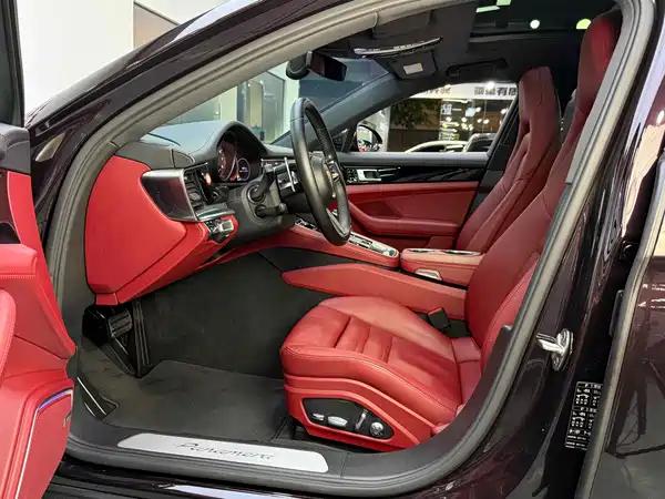 Porsche Panamera 2021