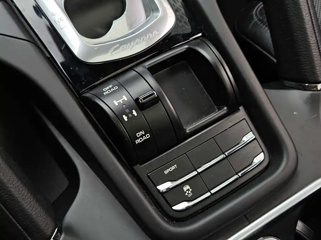 Porsche Cayenne 2015 — фото 17