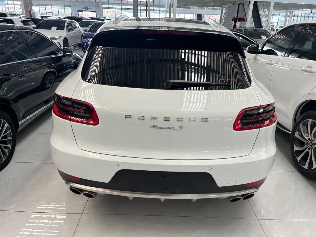 Porsche Macan 2017 — фото 10