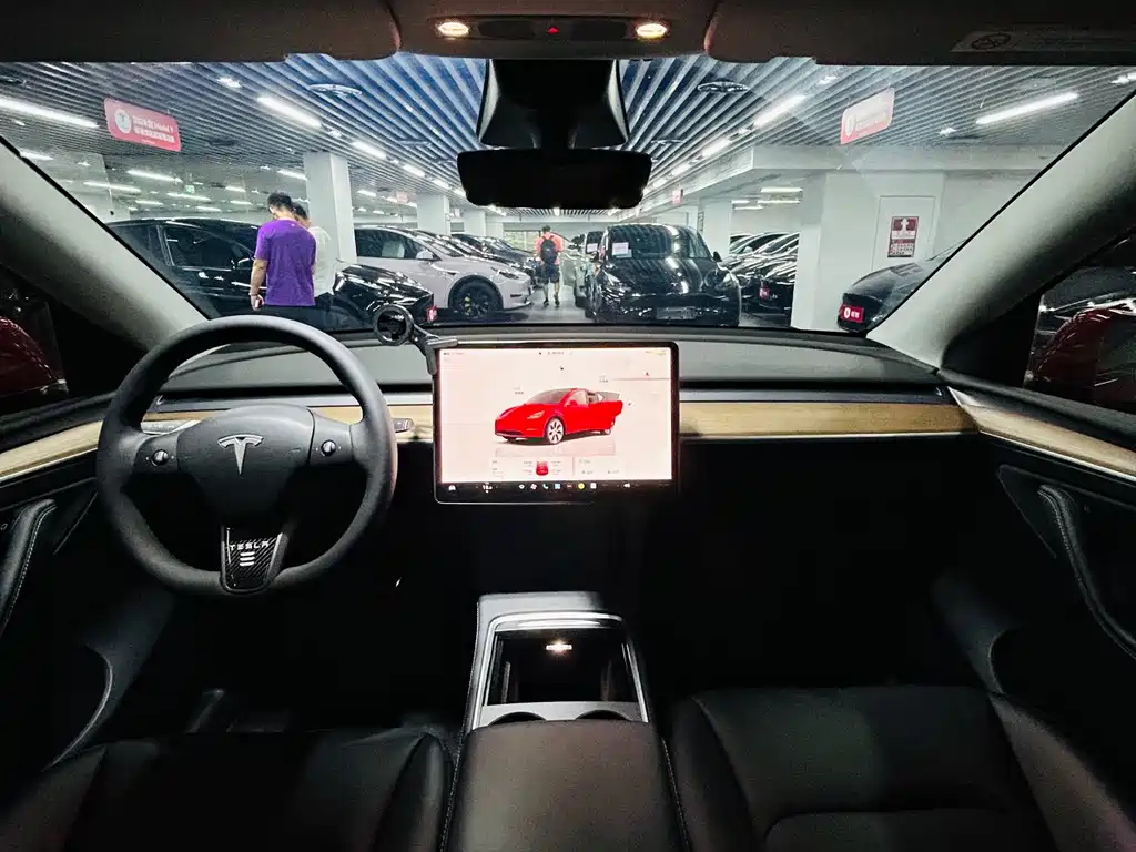 Tesla Model Y 2022 — фото 9