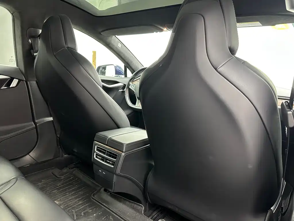 Tesla Model S 2018 — фото 12