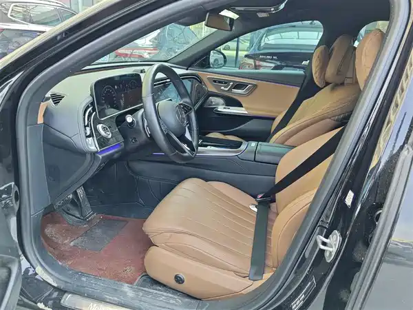 Mercedes-Benz E-Class 2024