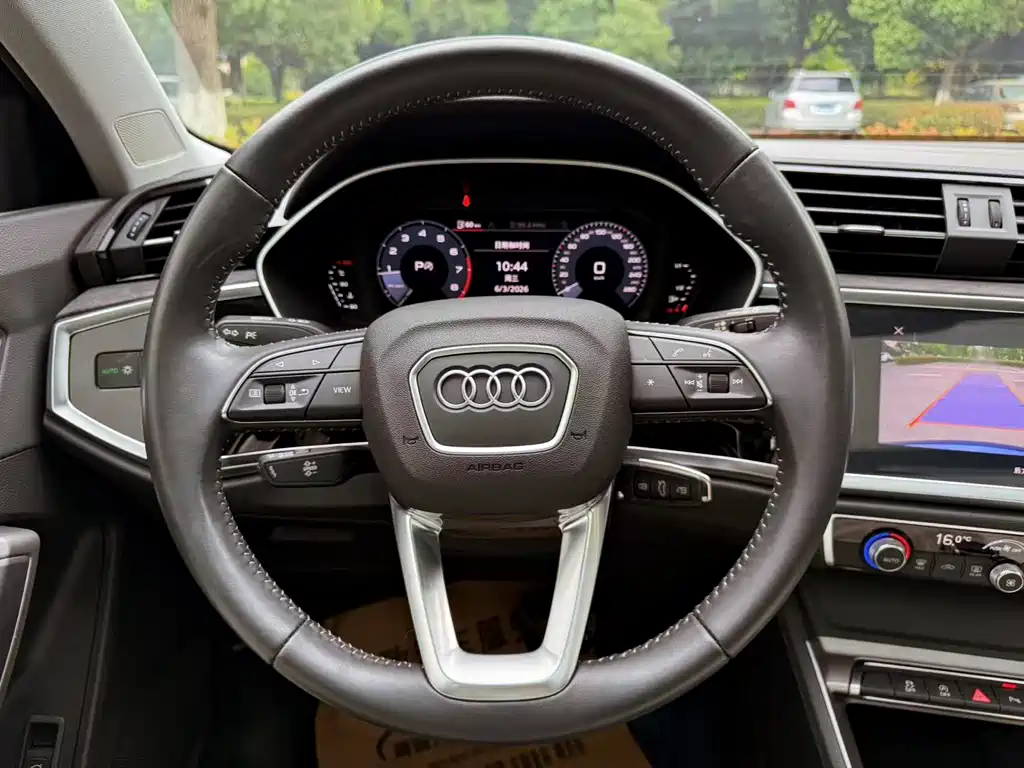 Audi Q3 2021 — фото 12
