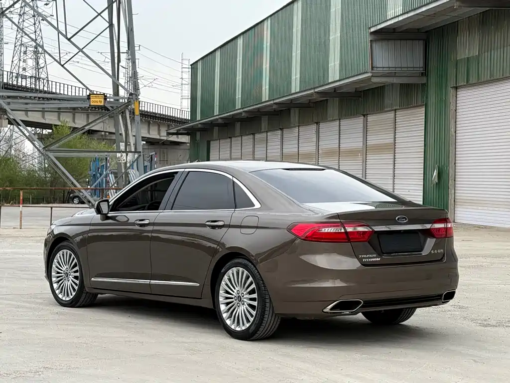 Ford Taurus 2016 — фото 4