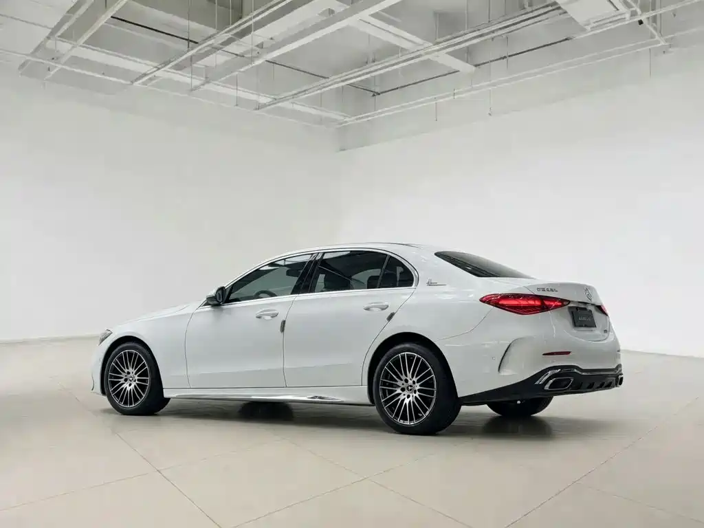 Mercedes-Benz C-Class 2023 — фото 16