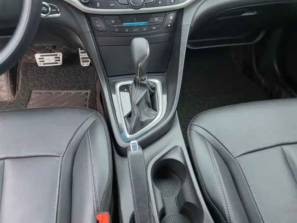 Buick Excelle 2017 — фото 14