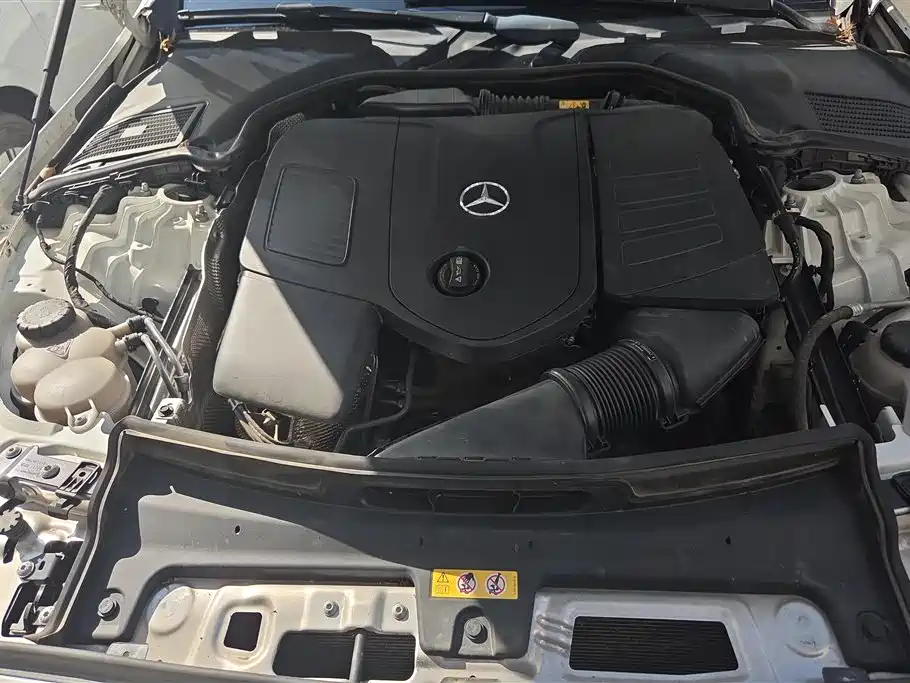 Mercedes-Benz C-Class 2024 — фото 10