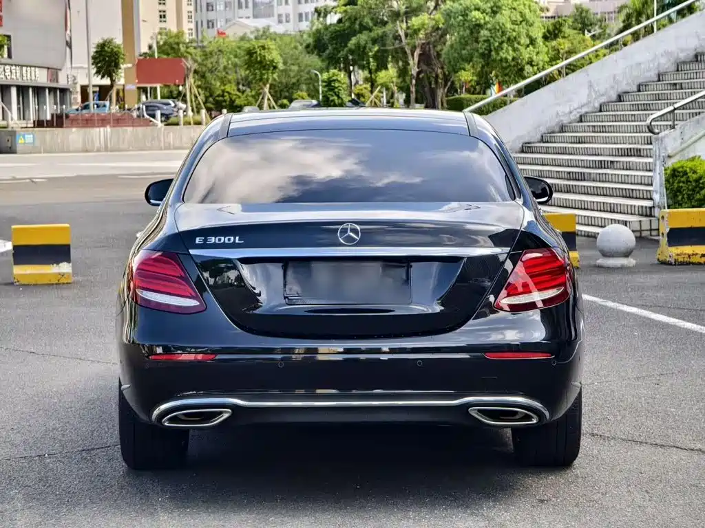Mercedes-Benz E-Class 2018 — фото 10