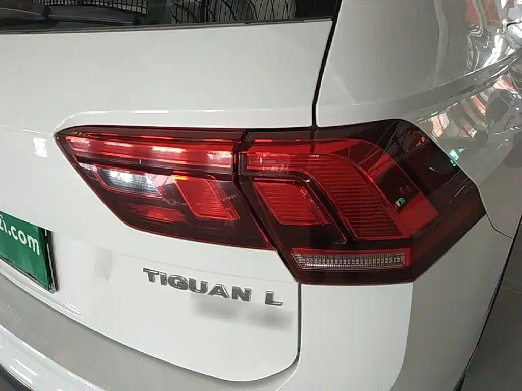 Volkswagen Tiguan L 2018 — фото 8