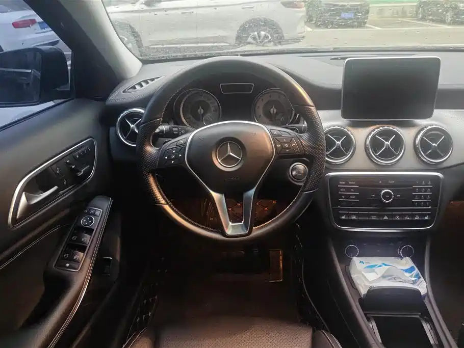 Mercedes-Benz GLA 2016 — фото 15