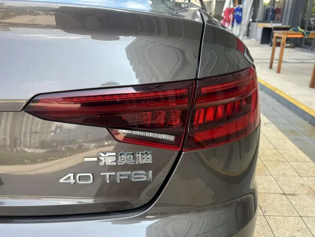 Audi A4L 2018 — фото 12