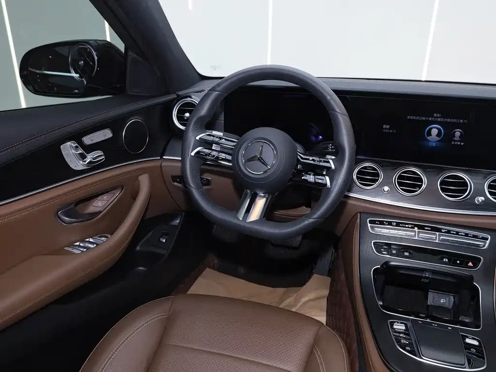 Mercedes-Benz E-Class 2021 — фото 26