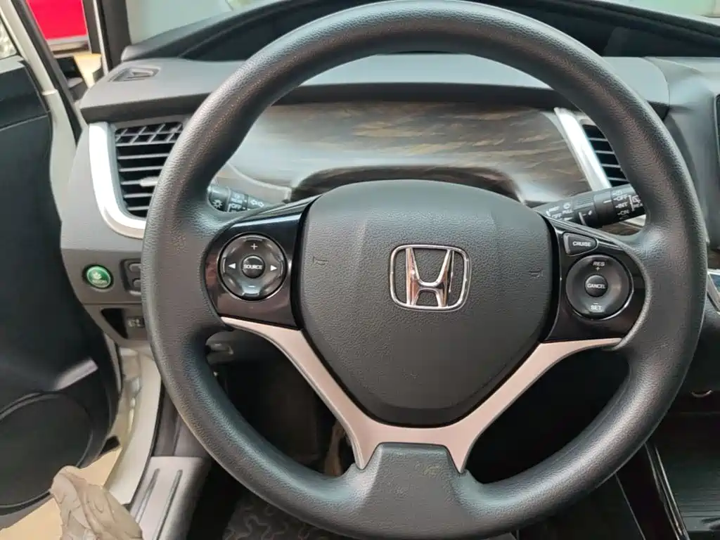 Honda Jade 2017 — фото 11