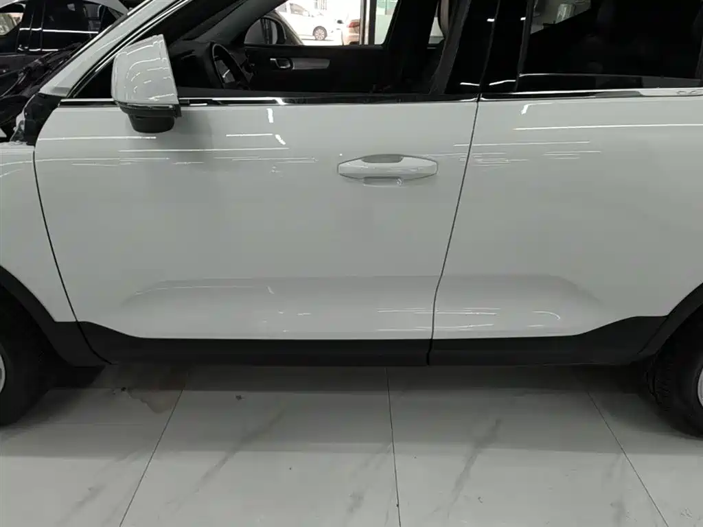 Volvo XC40 2021 — фото 22