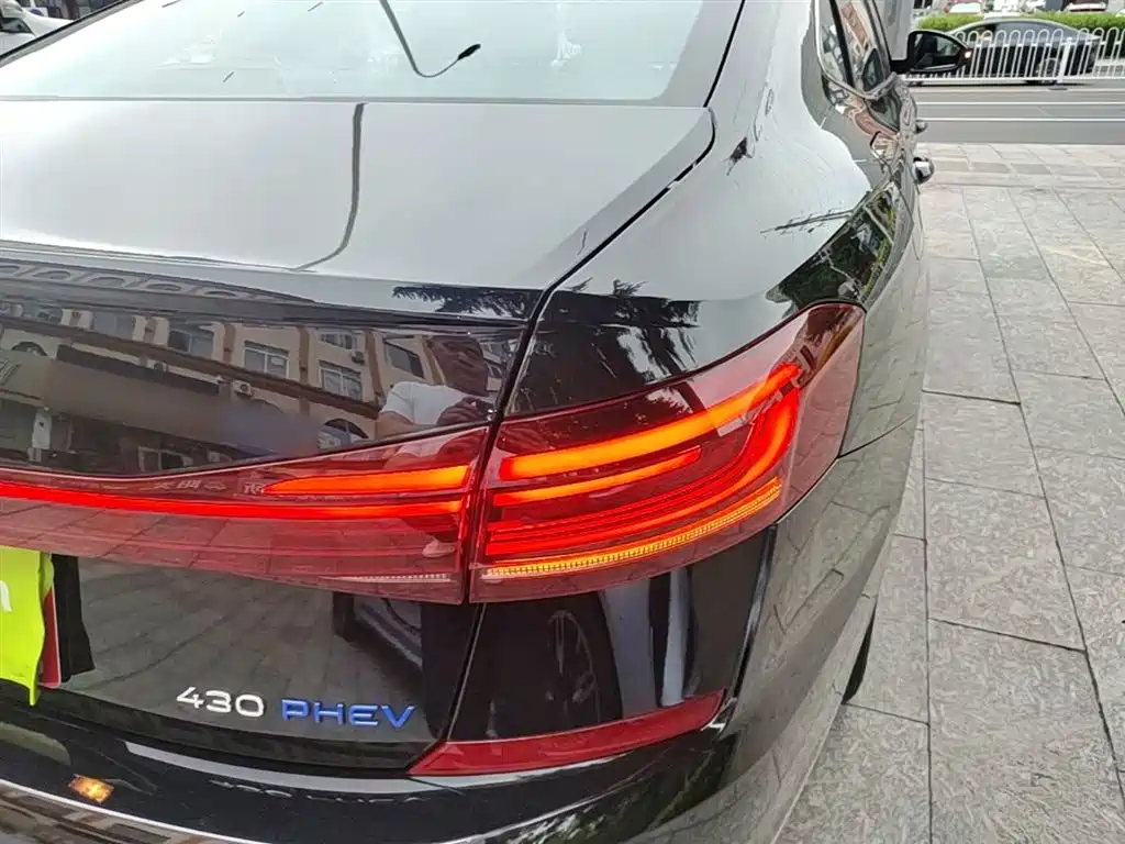 Volkswagen Passat PHEV 2023 — фото 8