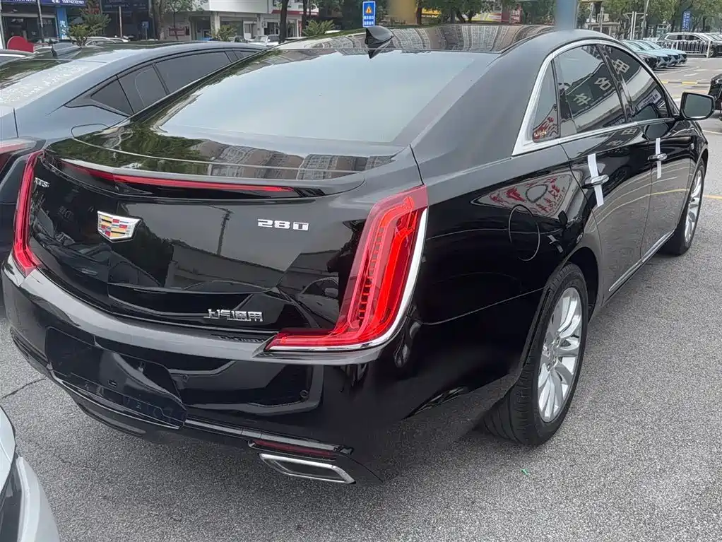 Cadillac XTS 2018 — фото 10