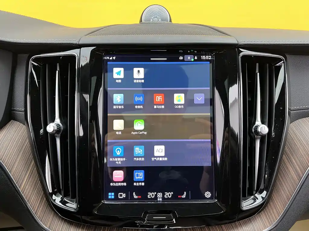 Volvo XC60 2022 — фото 20