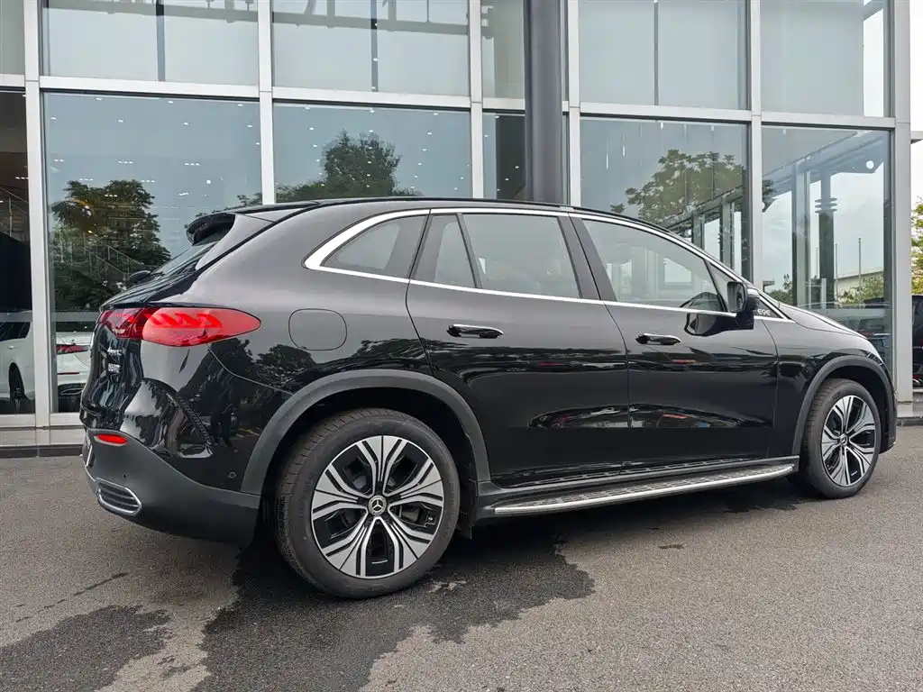 Mercedes-Benz EQE SUV 2025 — фото 14