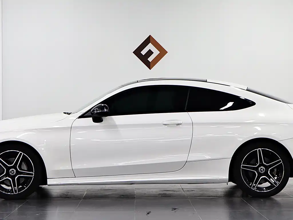 Mercedes-Benz C-Class 2022