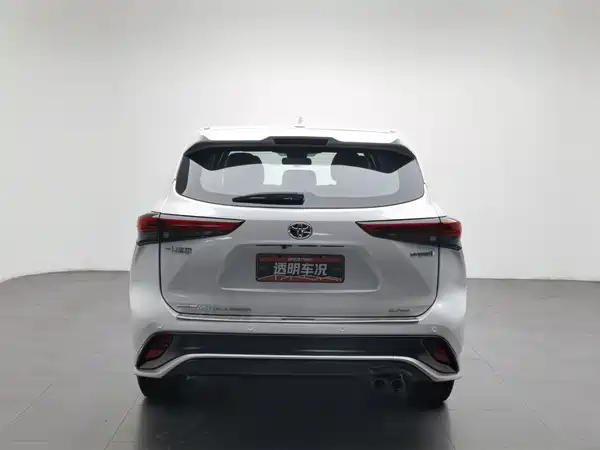 Toyota Crown Kluger 2023