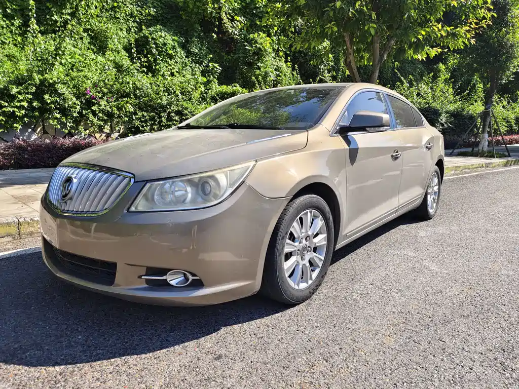 Buick LaCrosse 2012 — фото 1