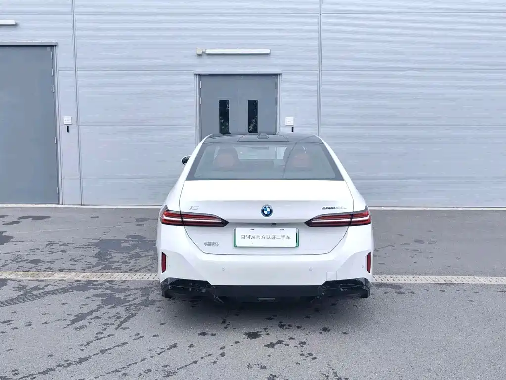 BMW i5 2025 — фото 3
