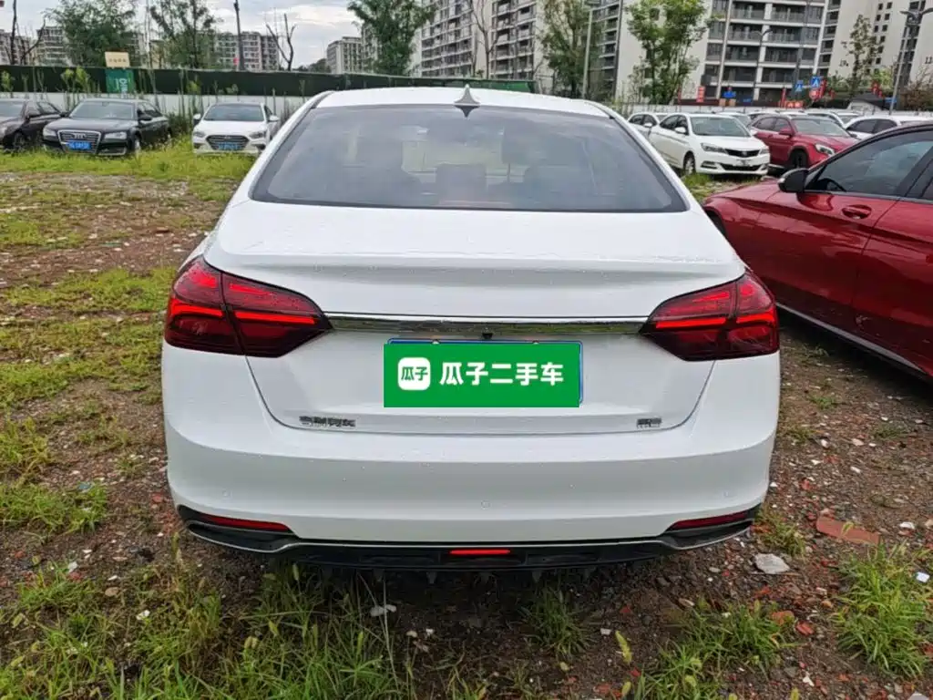 Geely Emgrand 2019