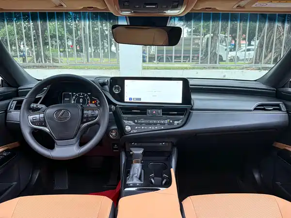 Lexus ES 2022