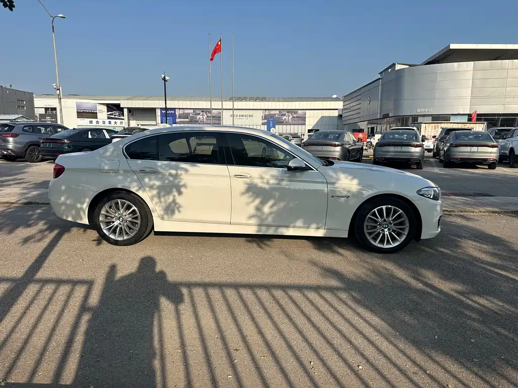 BMW 5 Series 2015 — фото 4
