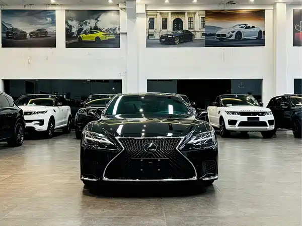 Lexus LS 2021