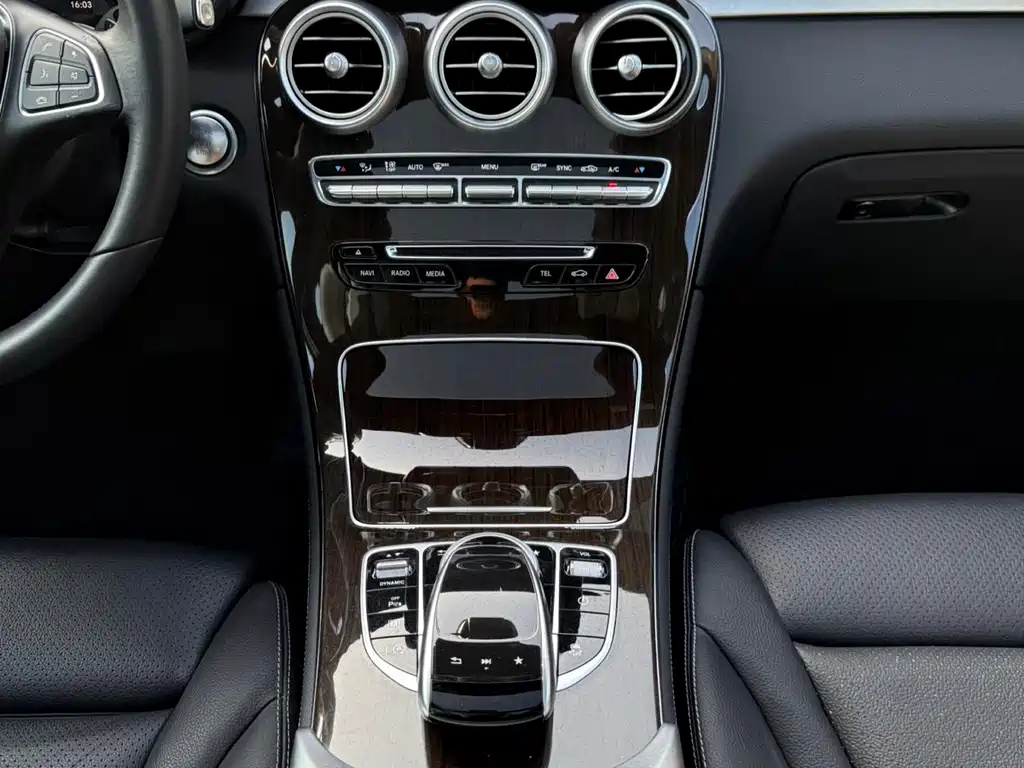 Mercedes-Benz GLC 2018 — фото 13