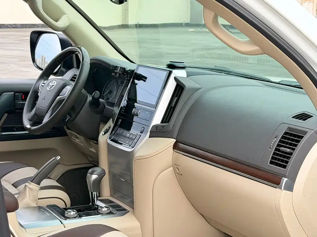 Toyota Land Cruiser 2019 — фото 9