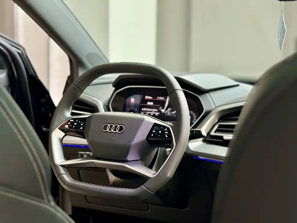 Audi Q4 E-Tron 2024 — фото 8