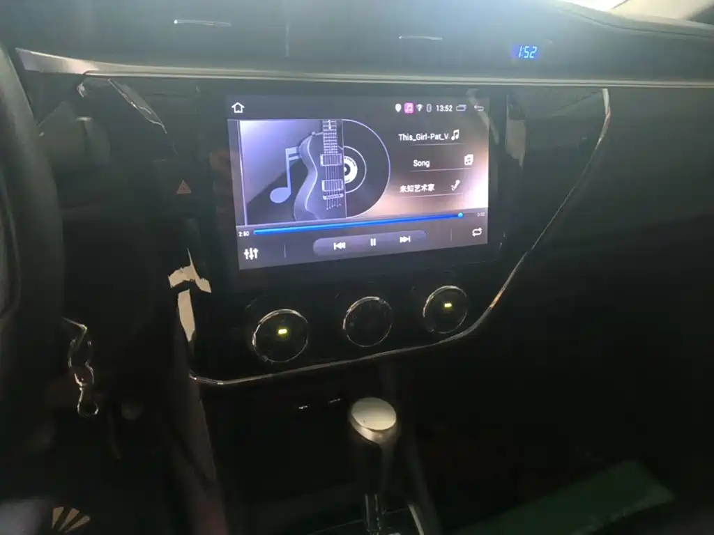 Toyota Corolla 2018 — фото 13