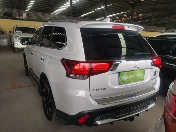 Mitsubishi Outlander 2020