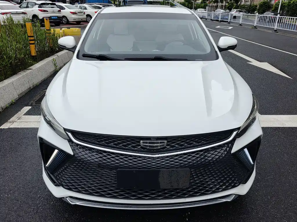 Geely Emgrand L 2022