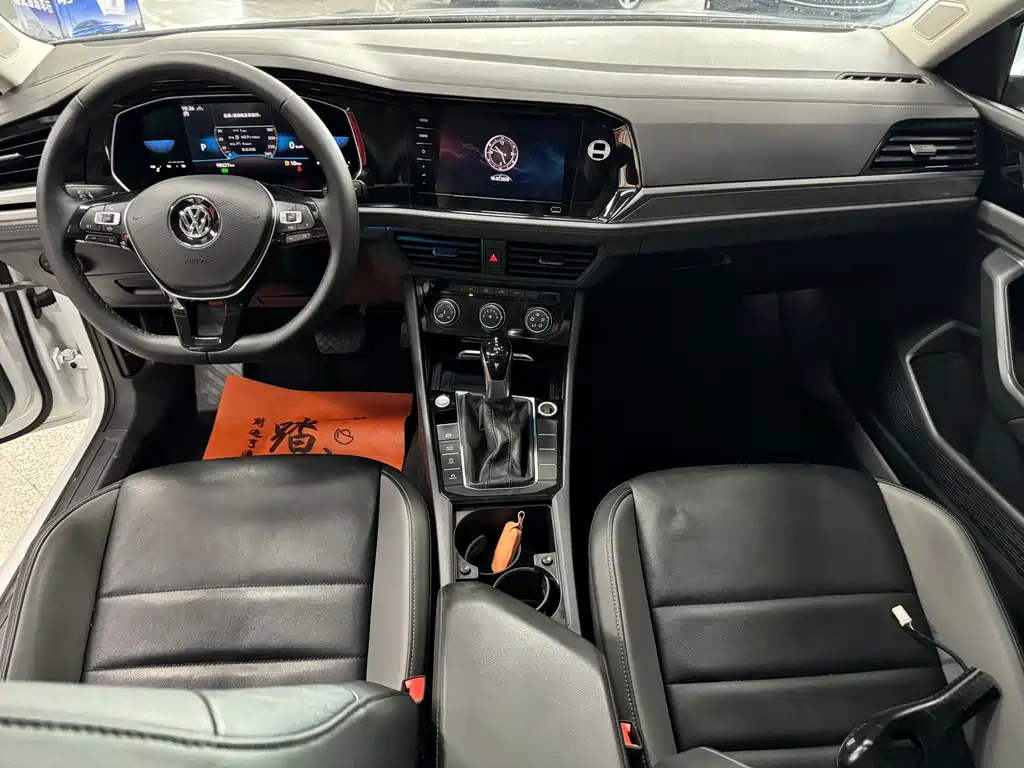Volkswagen Sagitar 2022