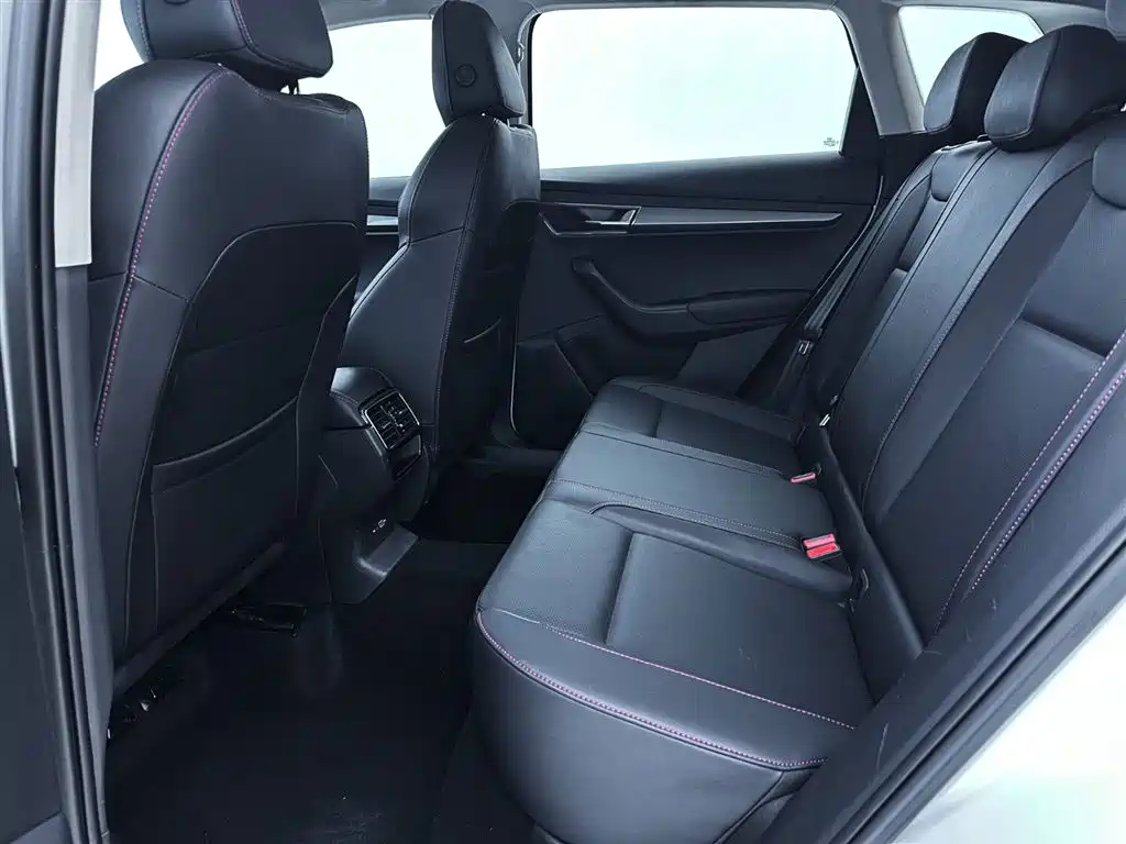 Skoda Karoq 2024 — фото 13