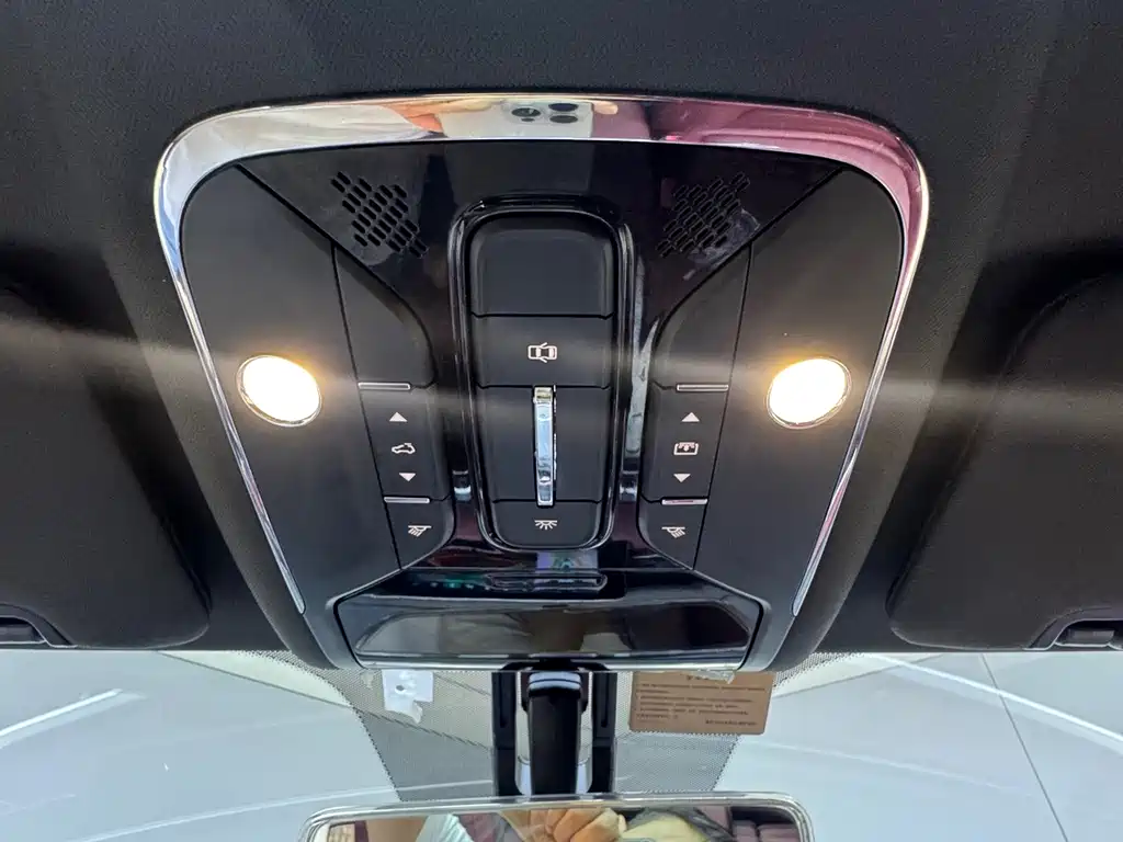 Jetour Jietu X70 PLUS 2022 — фото 20