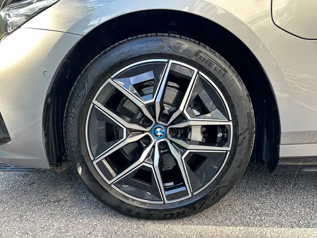 BMW i5 2024 — фото 19