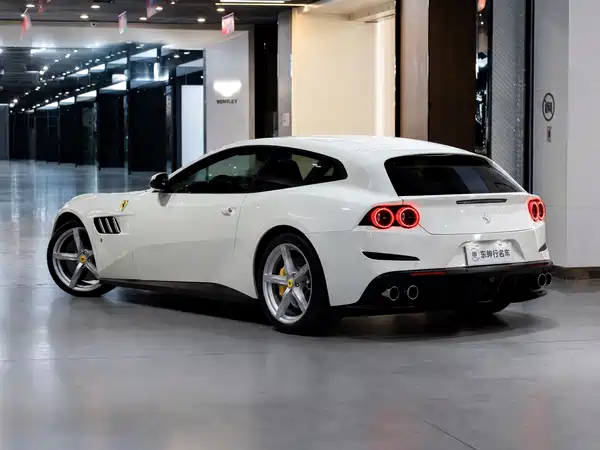 Ferrari GTC4Lusso 2018