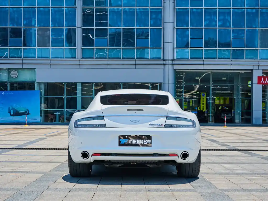 Aston Martin Rapide 2017 — фото 8