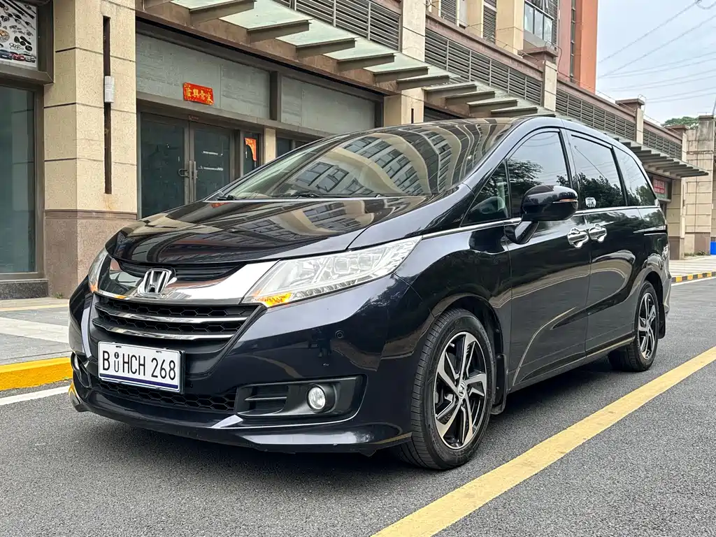 Honda Odyssey 2018 — фото 1