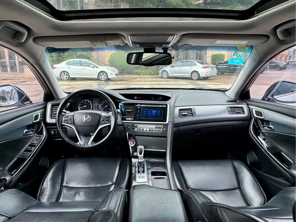 Honda Spirior 2015 — фото 5